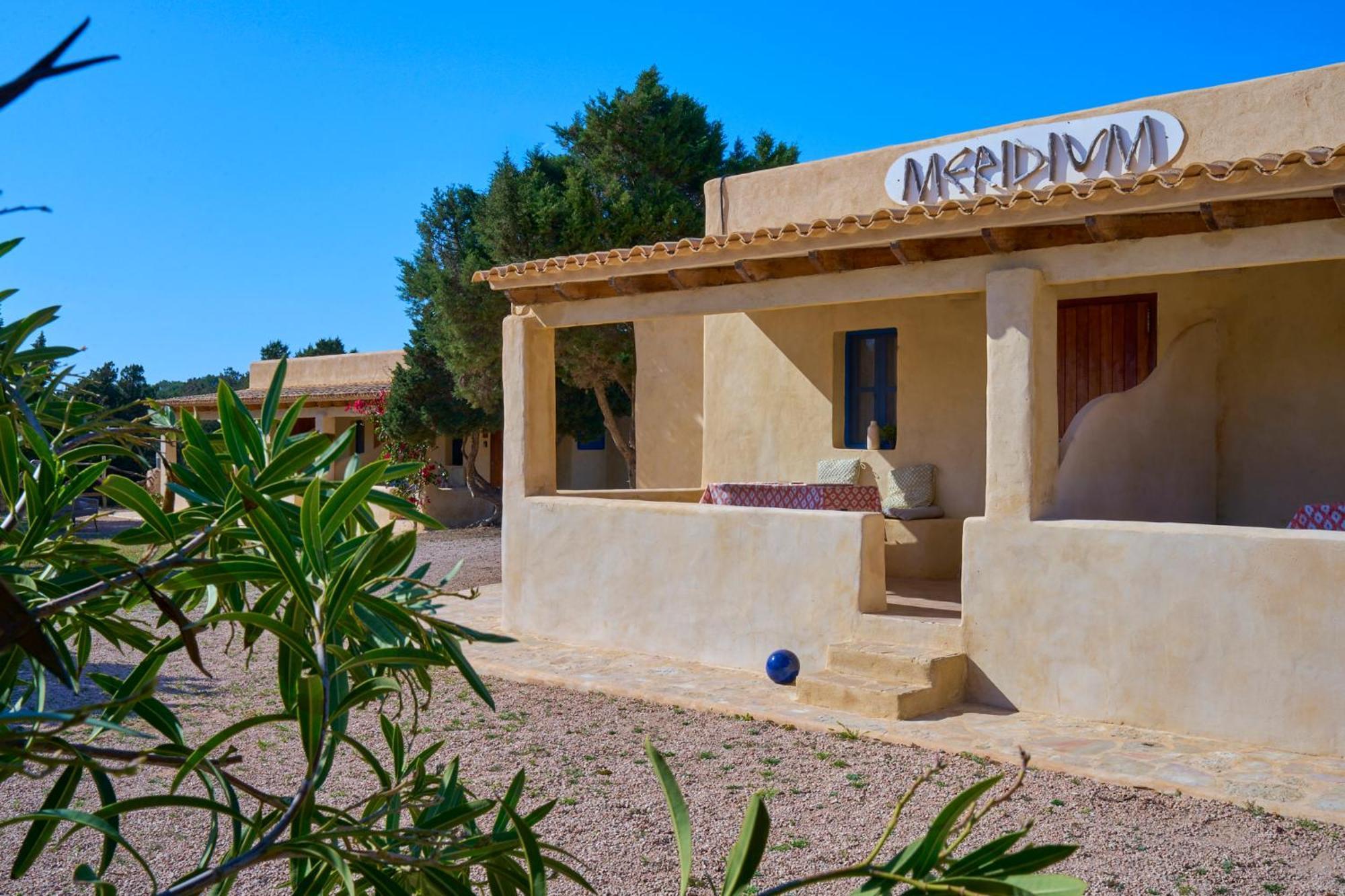 Apartamentos Meridium Es Migjorn Exterior foto